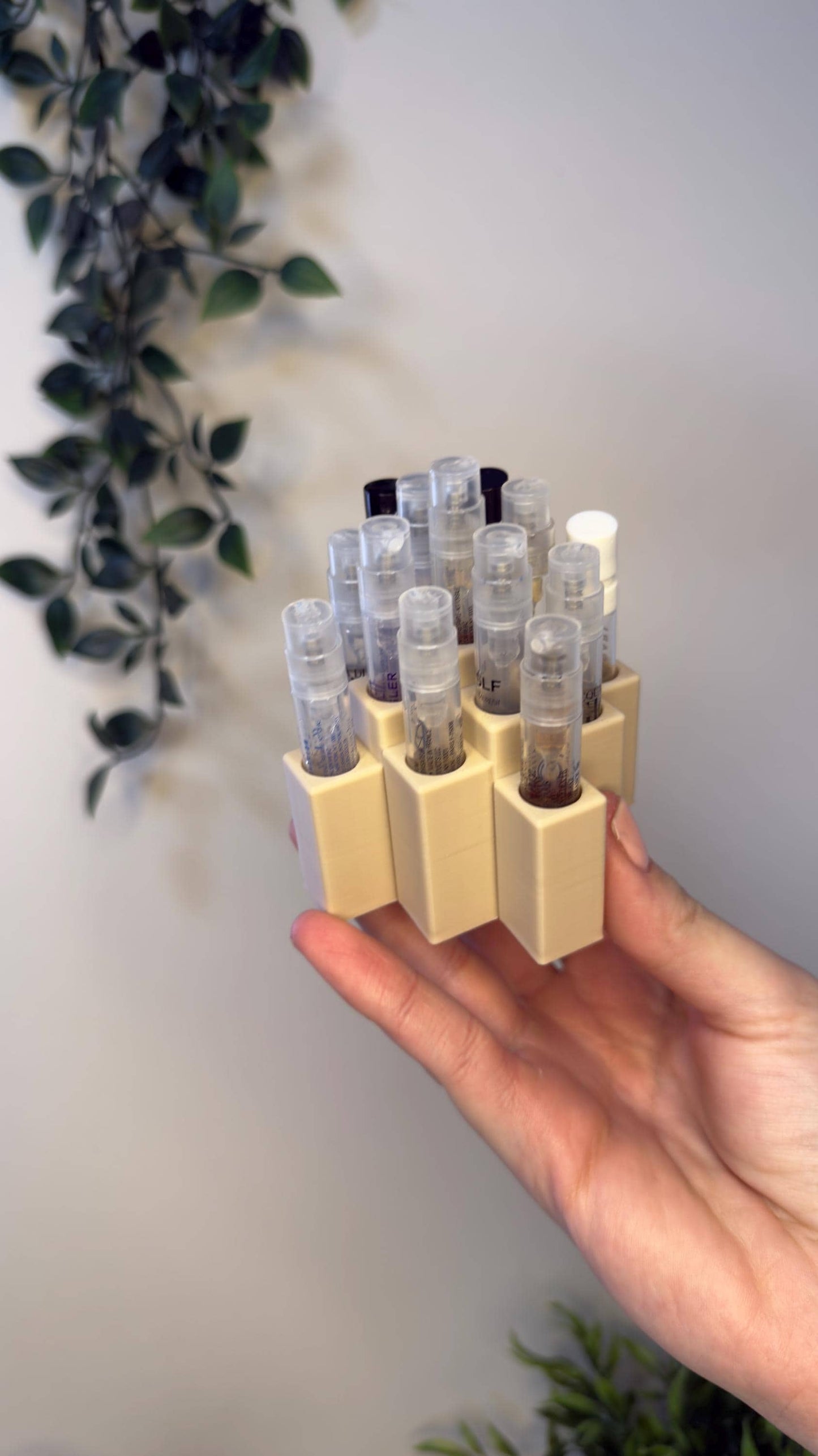 Parfümproben Halter – Organizer für 2ml & 3ml Sprühflakons – Minimalistisches Design – Perfekt für Duftliebhaber