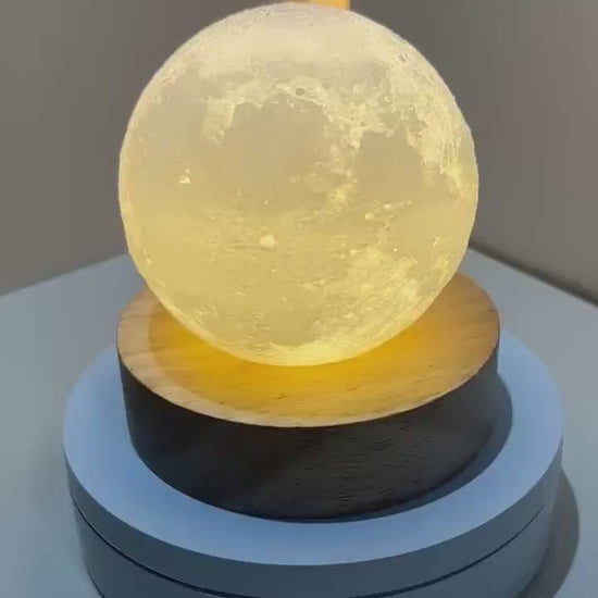 Moon Lamp with Wooden Base – PLA 3D Printed Lunar Light for a Cozy Atmosphere