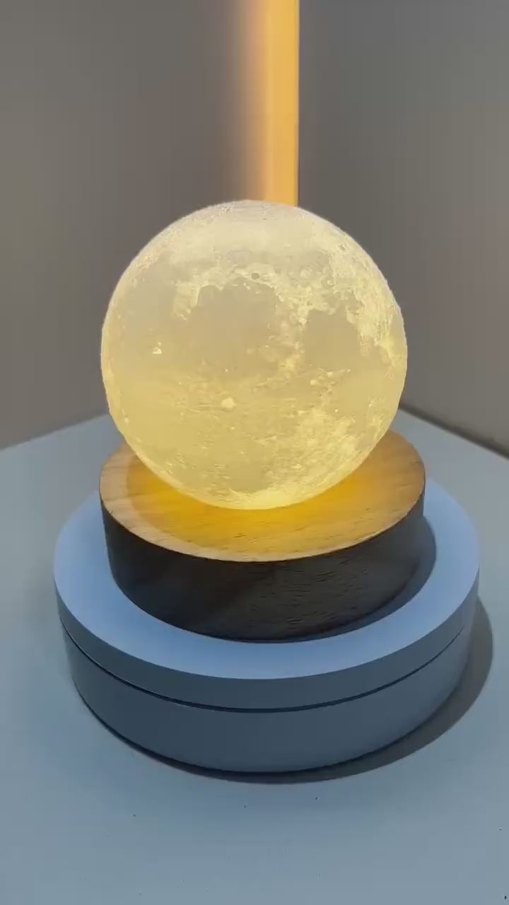 Moon Lamp with Wooden Base – PLA 3D Printed Lunar Light for a Cozy Atmosphere